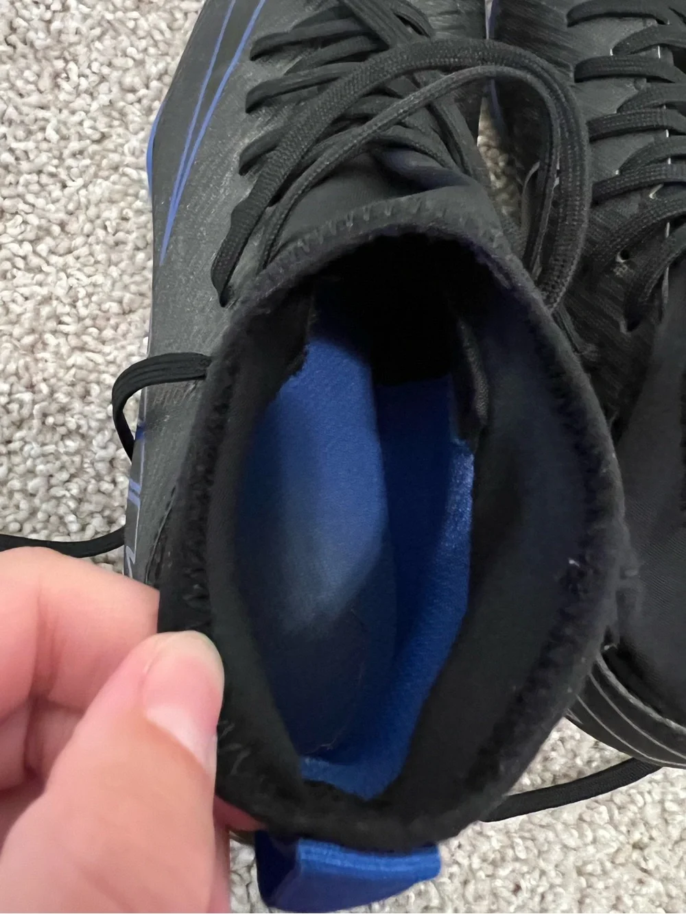 🔵NIKE: Boy size 5, Mercurial black & royal blue logo cleats w/ties, preowned🔵